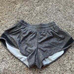Lululemon Hotty Hot Shorts - Size 6 - Heather Gray - Barely Worn